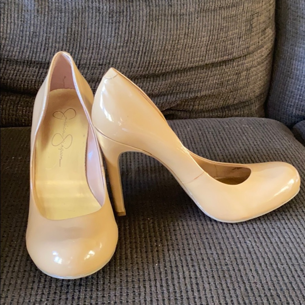Jessica Simpson nude pumps